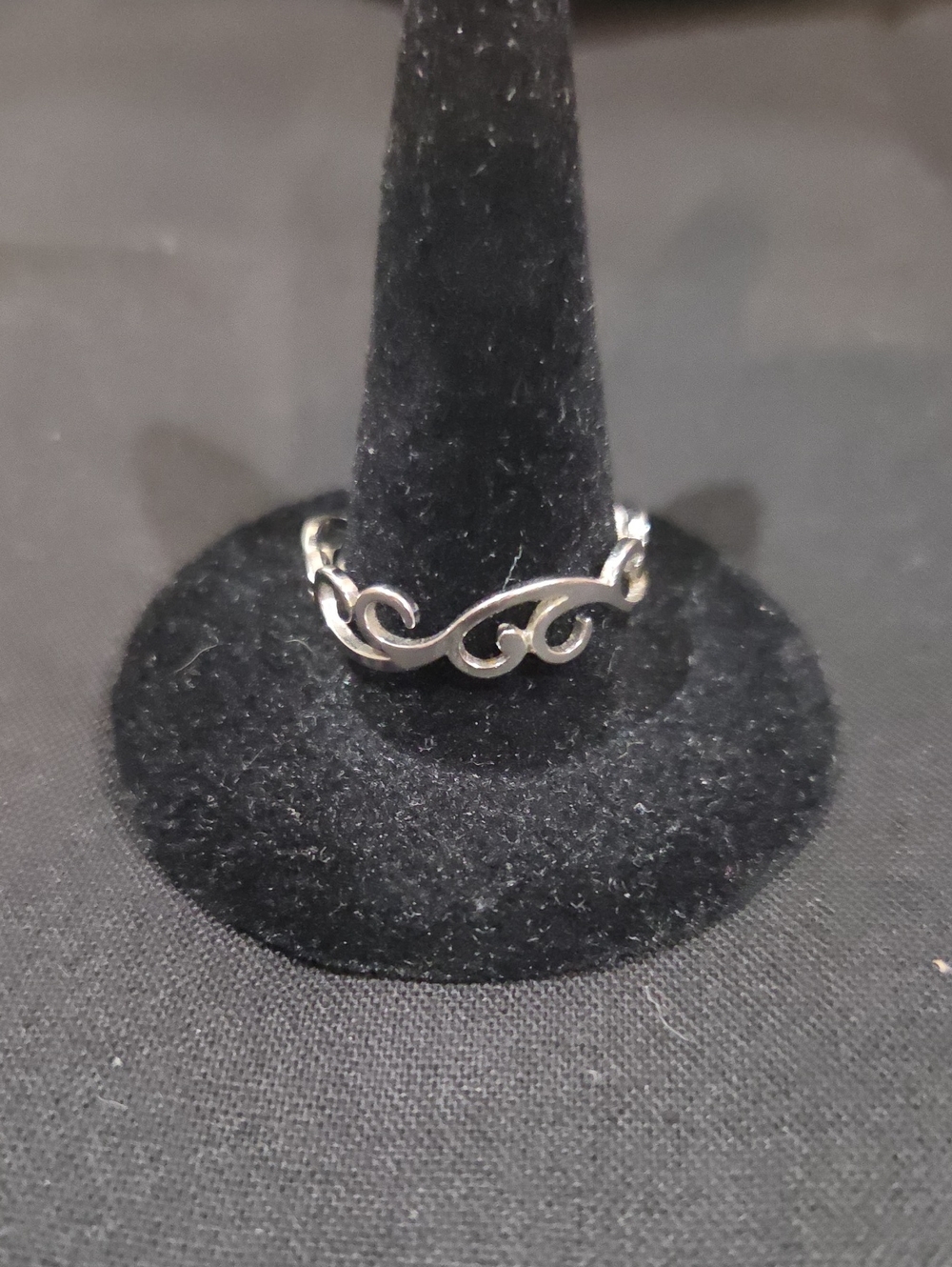 SILVER-TONE RING